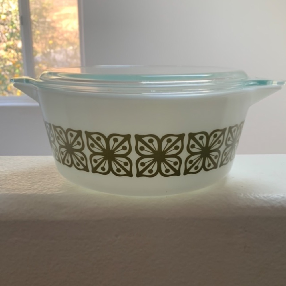 Vintage Pyrex Verde flowers